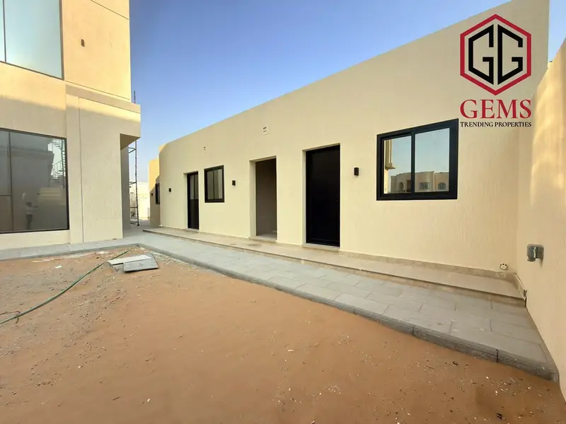 BRAND NEW | ELEGANT | SERVANT BLOCK | GARDEN AREA