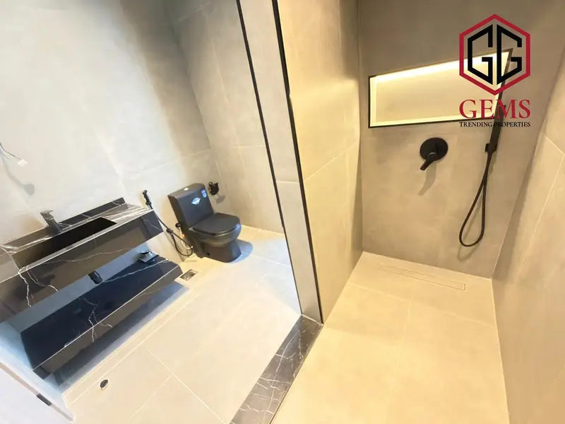BRAND NEW | ELEGANT | SERVANT BLOCK | GARDEN AREA