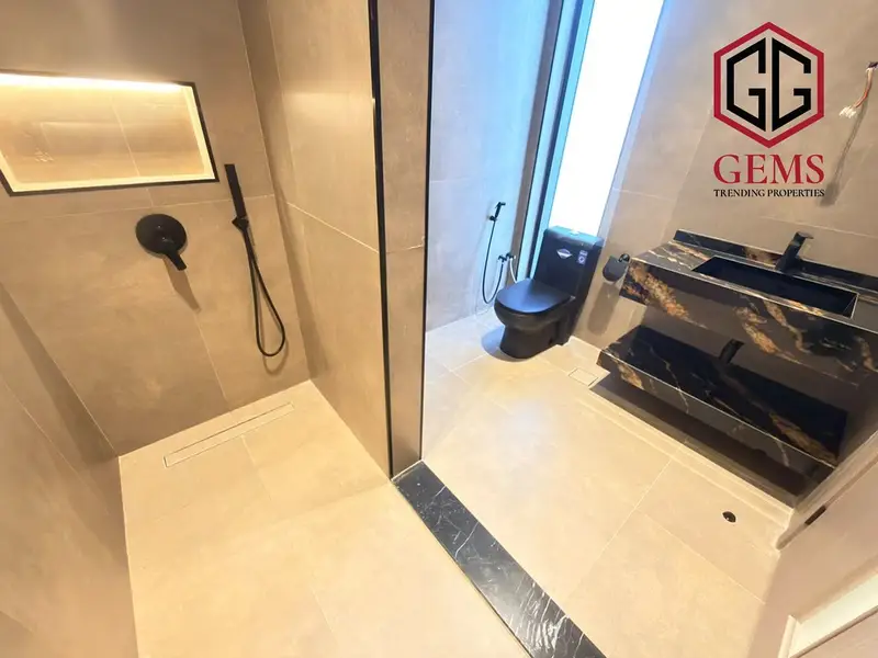 BRAND NEW | ELEGANT | SERVANT BLOCK | GARDEN AREA