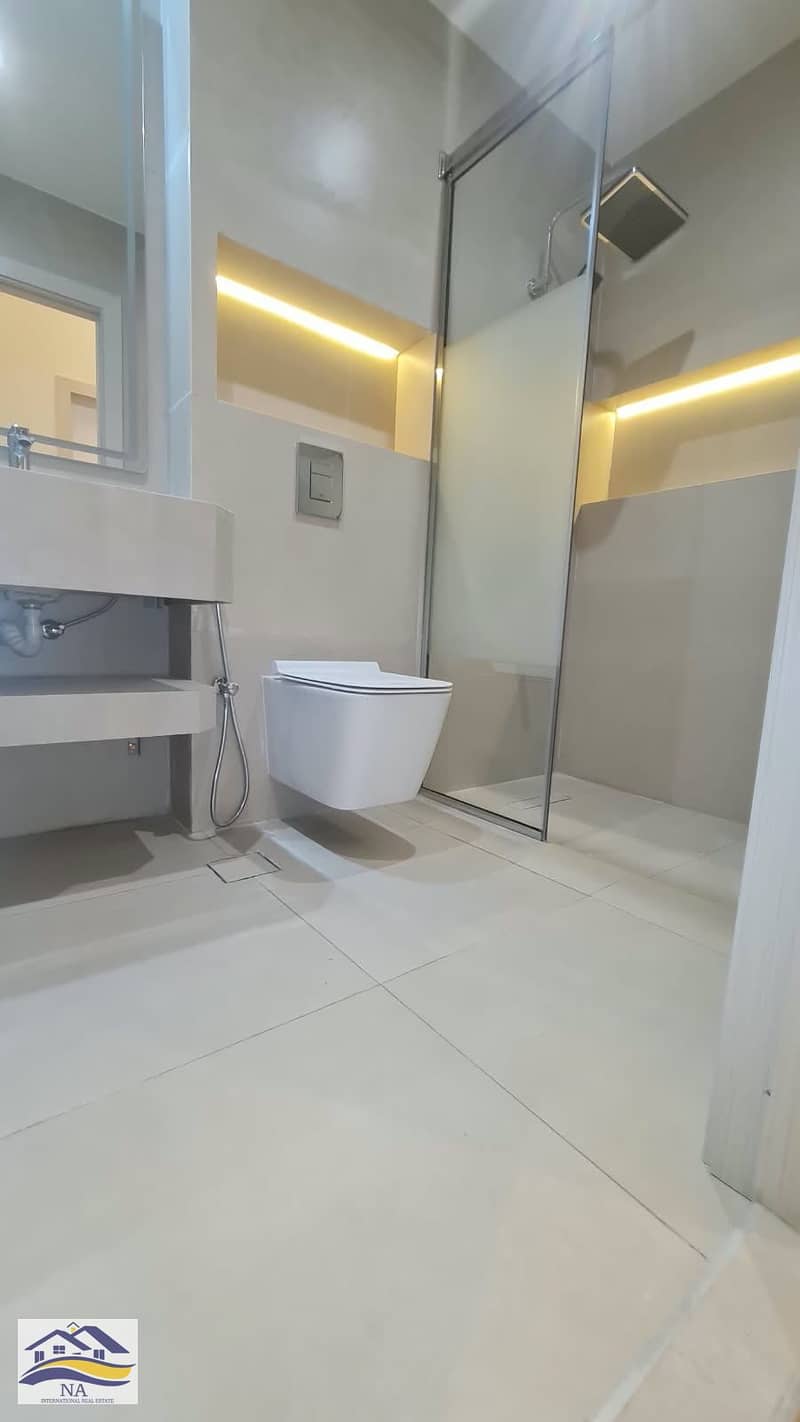 4 810. jpg