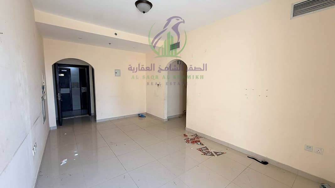 2 apartment-for-rent-2-bedroom-altaawn-alsharqh-living-room-07. jpg