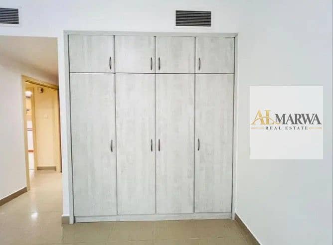 12 c77032bd-98f6-4dac-ad96-79e8a7a016a5. jpg