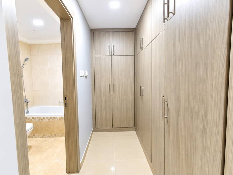 8 fc33177f-71ce-4d36-9ccf-7436d2deea51. jpg