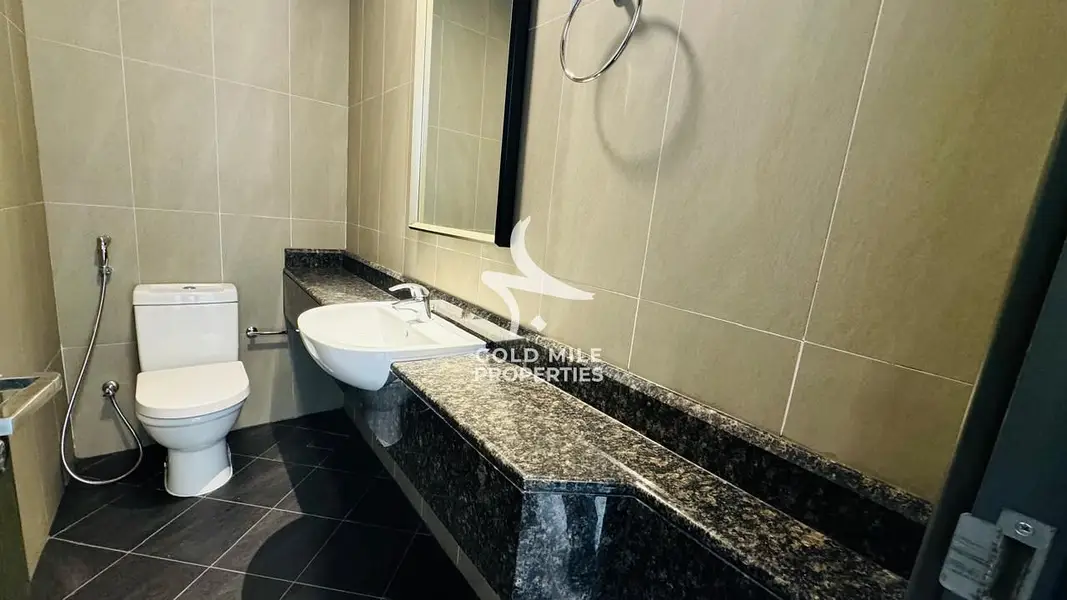 Family Residence | Close to Insurance Market | 15 Days Free