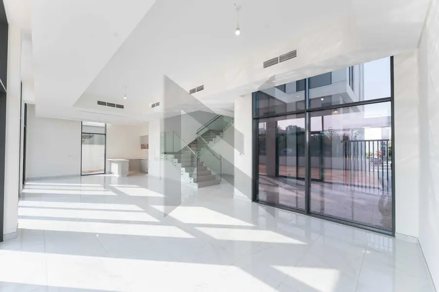 Priced to Sell | Vacant | End Unit | Exclusive