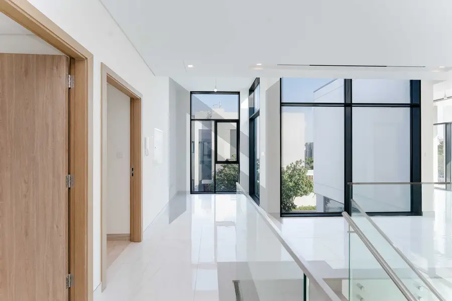 Priced to Sell | Vacant | End Unit | Exclusive