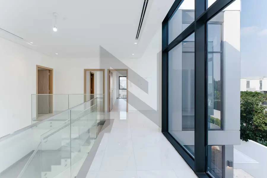 Priced to Sell | Vacant | End Unit | Exclusive