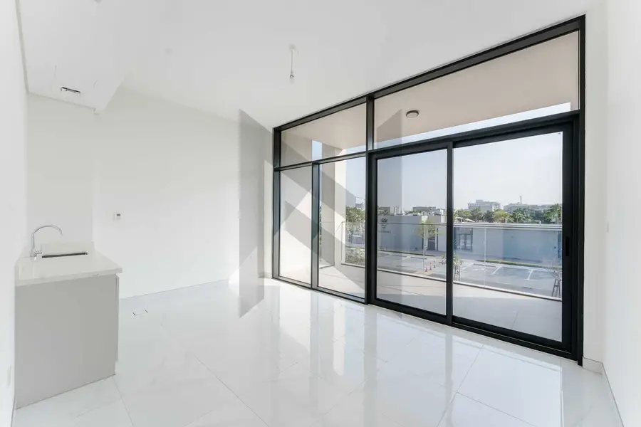 Priced to Sell | Vacant | End Unit | Exclusive