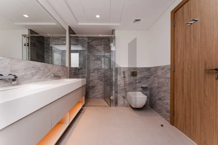 Priced to Sell | Vacant | End Unit | Exclusive