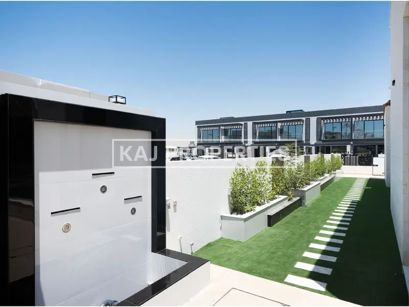5 BED + MAID ROOM | PRIVATE POOL | LANDSCAPED GARDEN