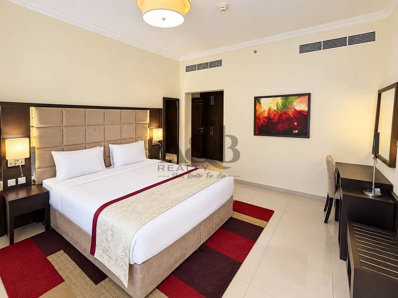 5 Bright Modern Hotel Bedroom. png