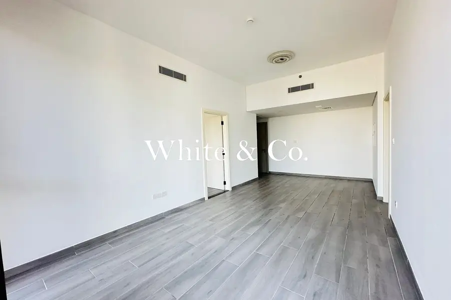 Community View | 1BR En-Suite | Mesk 1