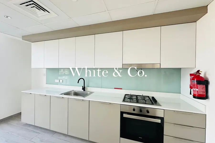 Community View | 1BR En-Suite | Mesk 1