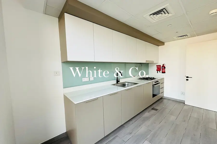 Community View | 1BR En-Suite | Mesk 1