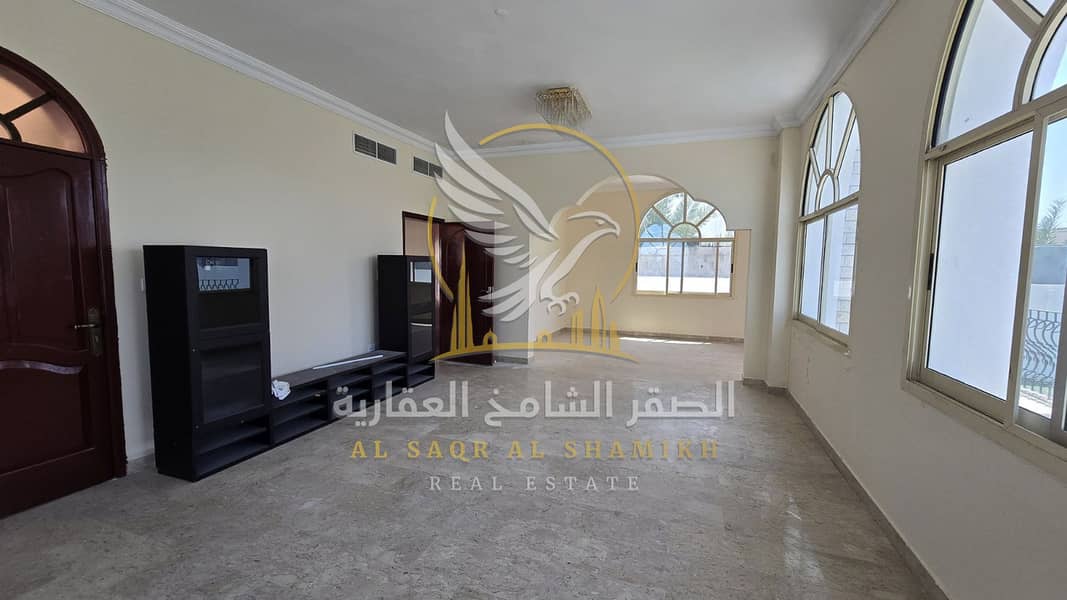 3 fyla-for-rent-5-bedroom-aljzat-alsharqa-property-04. jpg
