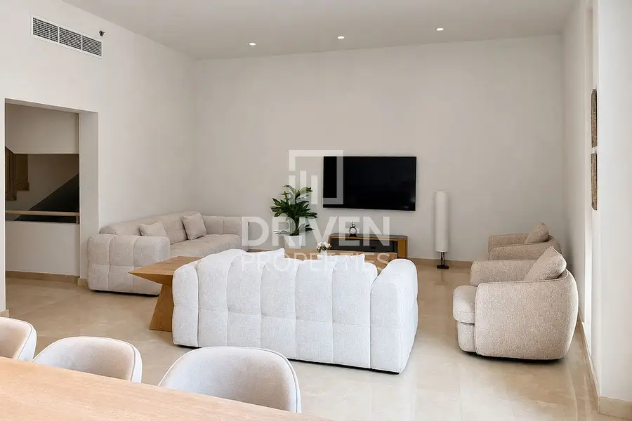 Rare Podium Unit | High ROI | Private Lift