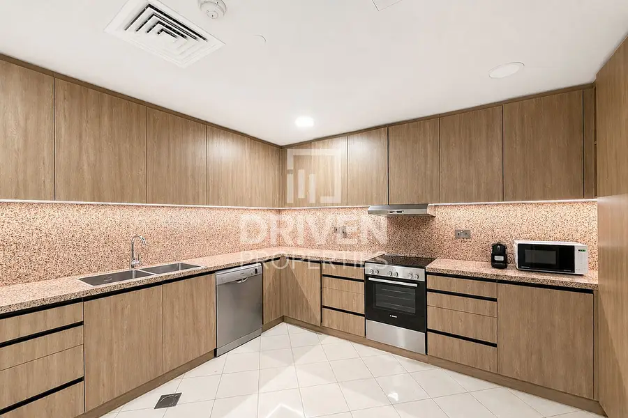 Rare Podium Unit | High ROI | Private Lift