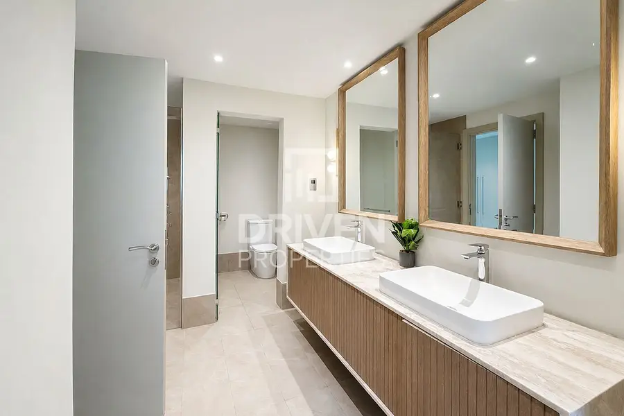 Rare Podium Unit | High ROI | Private Lift