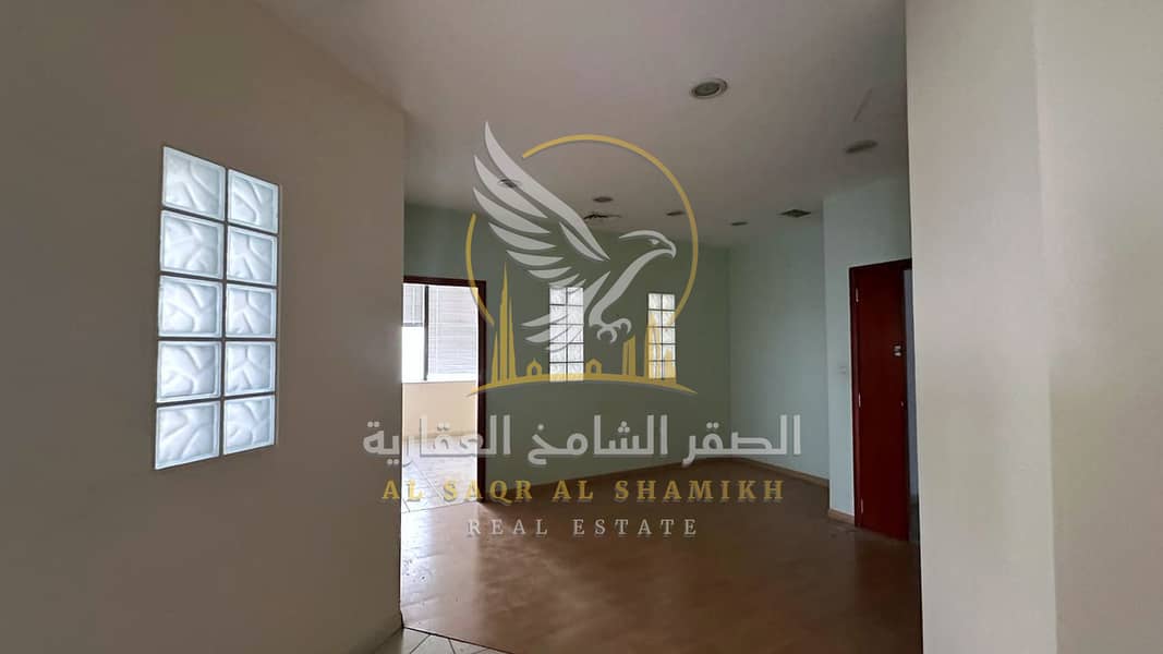 32 مكتب-للا-يجار-3-غرف-المجاز-1-الشارقة-صورة-العقار-re-001-33. jpg
