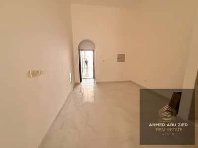 استوديو للايجار في المويهات، عجمان - WhatsApp Image 2026-10-24 at 7.32. 19 PM. jpeg استوديو للايجار في المويهات، عجمان - WhatsApp Image 2026-10-24 at 7.32. 19 PM. jpeg
