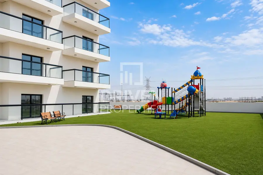 Brand New Unit | Vacant Apt with Maid's Room
