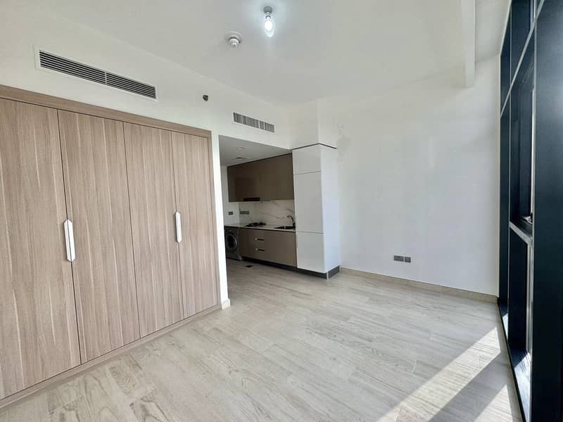 Premium Chiller-Free Studio | Modern Amenities | All Amenties Are Available