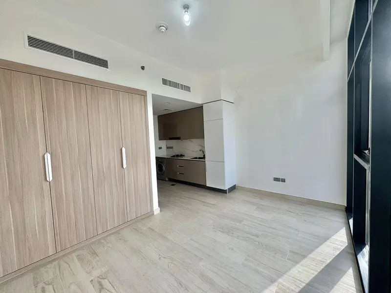Premium Chiller-Free Studio | Modern Amenities | All Amenties Are Available