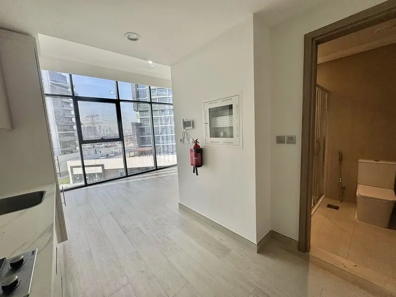 Premium Chiller-Free Studio | Modern Amenities | All Amenties Are Available