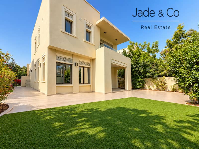 Community Expert | Large Layout | Vacant