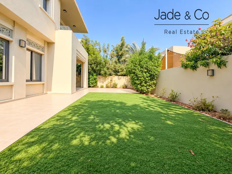Community Expert | Large Layout | Vacant