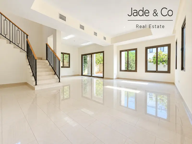 Community Expert | Large Layout | Vacant