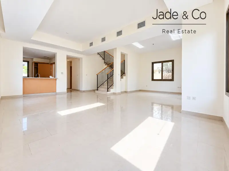 Community Expert | Large Layout | Vacant