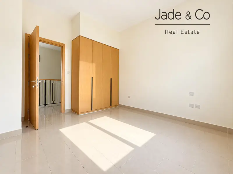 Community Expert | Large Layout | Vacant