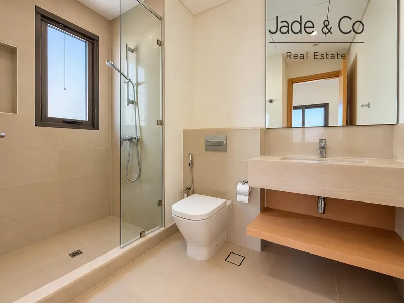 Community Expert | Large Layout | Vacant