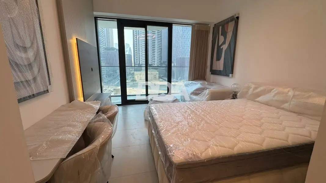 VACANT STUDIO | COMMUNITY VIEW | PRIME LOCATION
