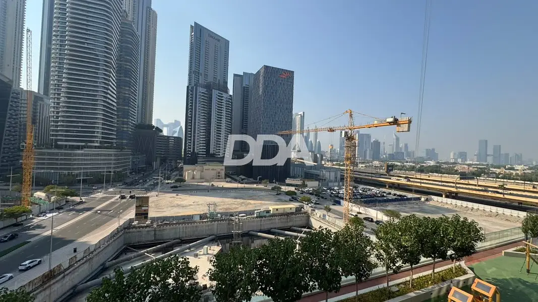 VACANT STUDIO | COMMUNITY VIEW | PRIME LOCATION