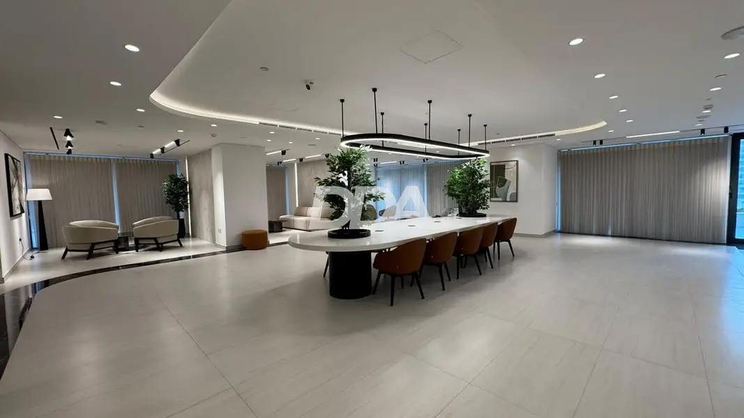 VACANT STUDIO | COMMUNITY VIEW | PRIME LOCATION
