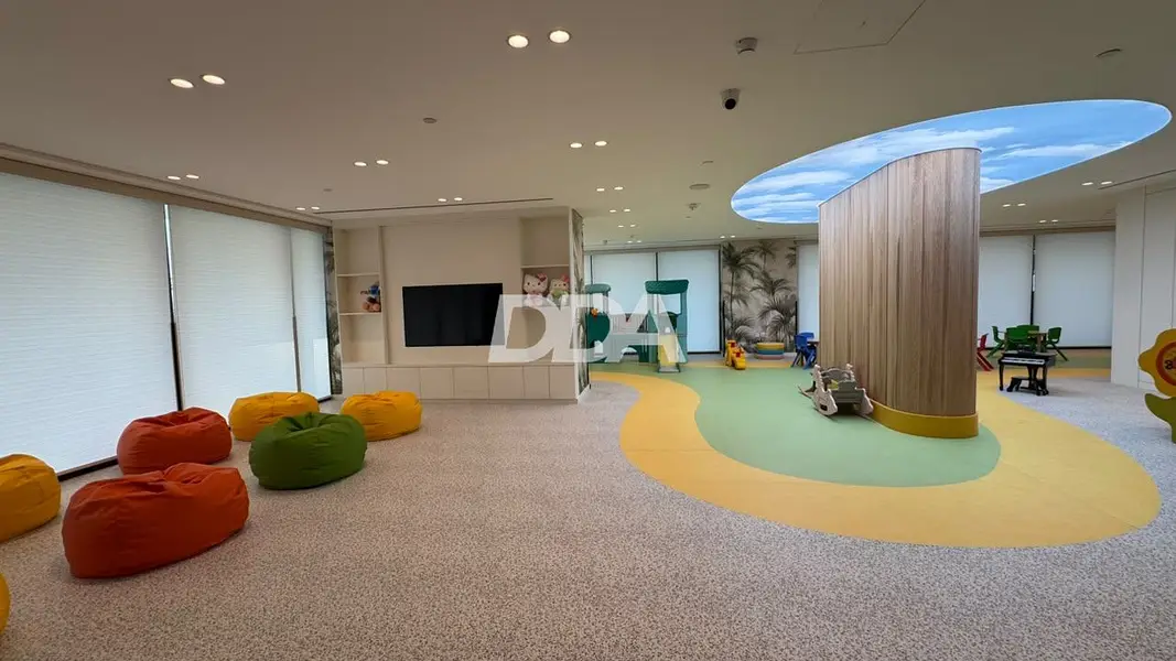 VACANT STUDIO | COMMUNITY VIEW | PRIME LOCATION