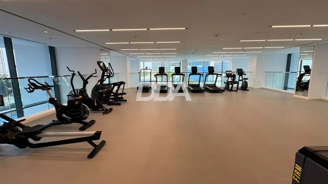 VACANT STUDIO | COMMUNITY VIEW | PRIME LOCATION
