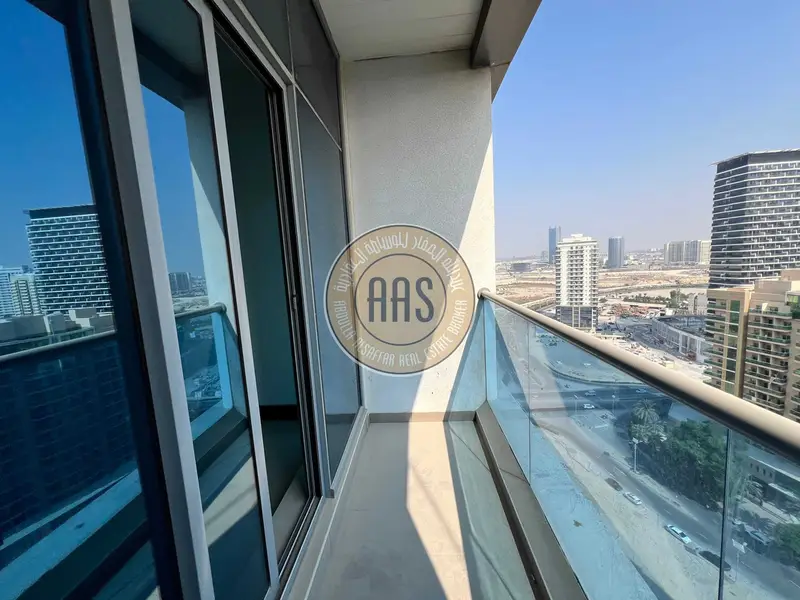 1St floor 1~ bedroom With terrace < Spacious Apartment < Hot location > With All amen ties
