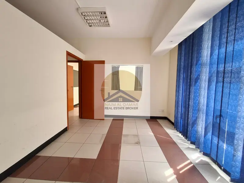 Close to metro, ready to move office@726sqft only 85k