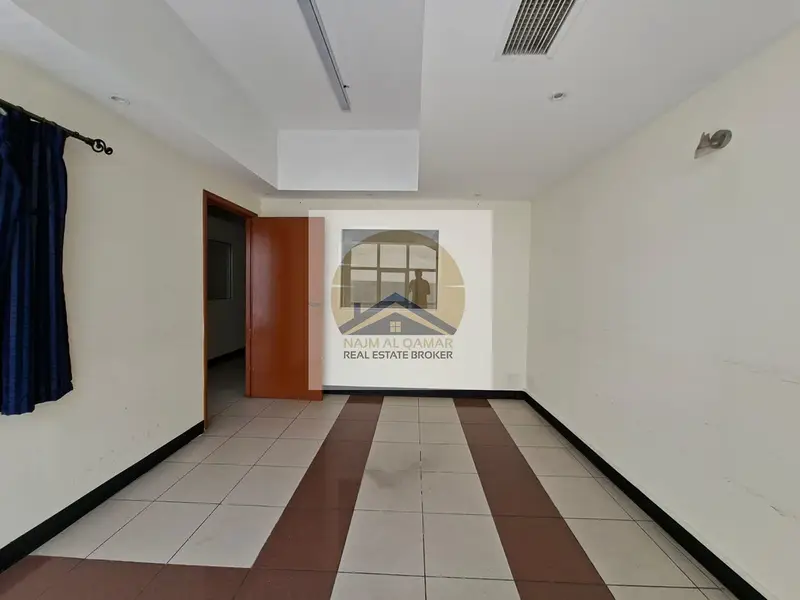 Close to metro, ready to move office@726sqft only 85k