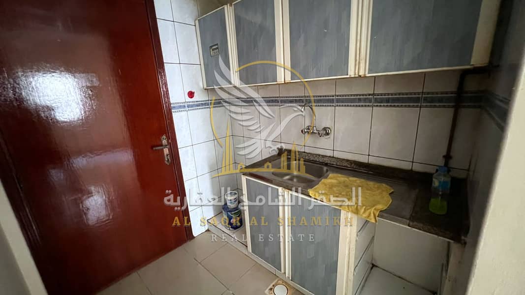 9 استوديو-للا-يجار-0-غرف-النباعة-الشارقة-صورة-العقار-re-001-10. jpg