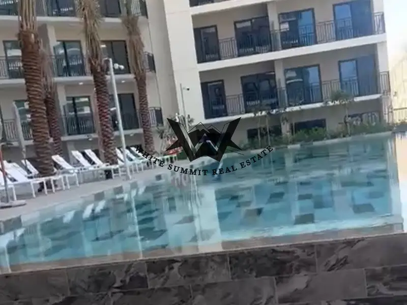 Vacant 1BR | Near Burj Khalifa & Dubai Mall | Semi-Furnished