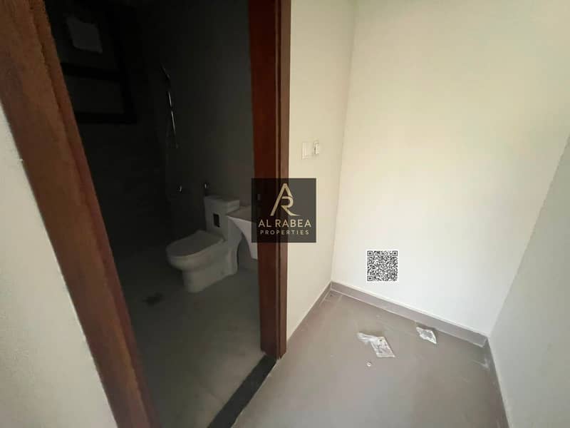 6 409a92ea-abca-4bea-bfad-c4b1ea662791. jpg
