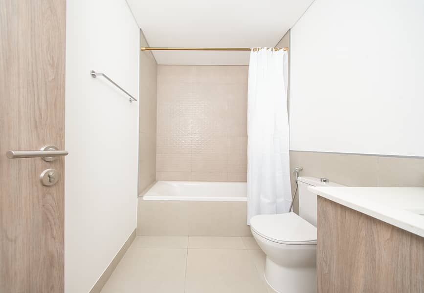12 APT204JAWAHERT117. png