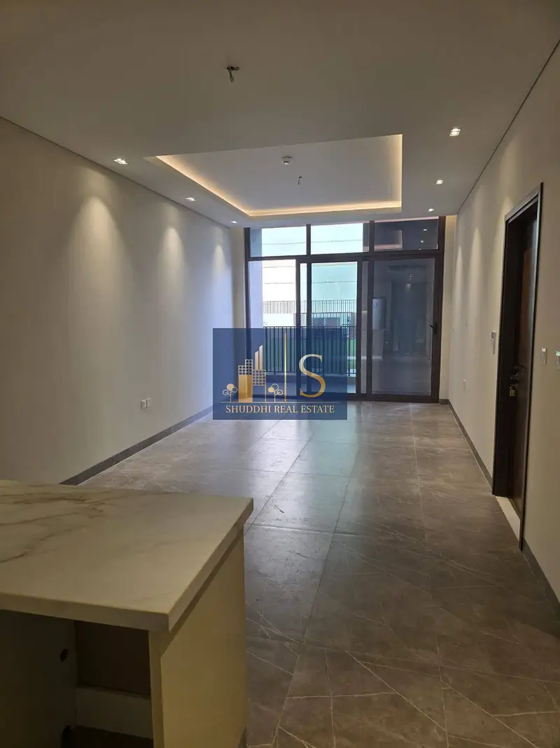 READY TO MOVE IN | LARGE LAYOUT | GREAT LOCATION
