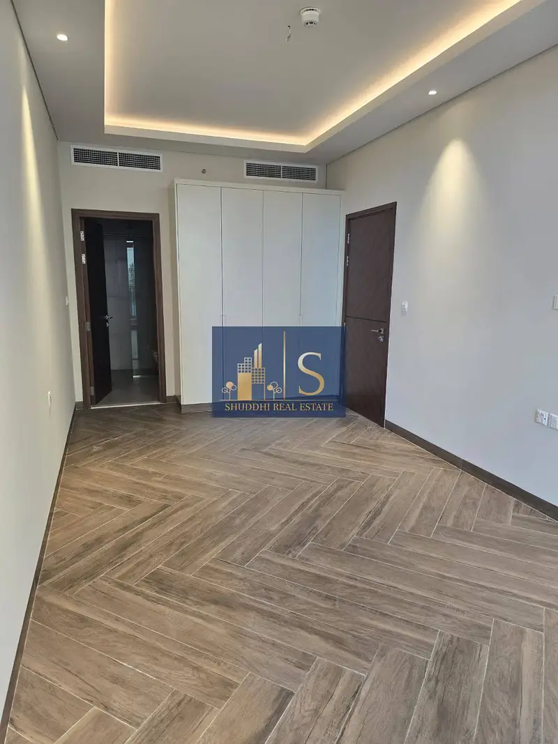 READY TO MOVE IN | LARGE LAYOUT | GREAT LOCATION