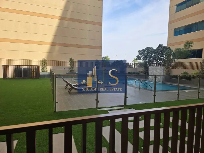 READY TO MOVE IN | LARGE LAYOUT | GREAT LOCATION