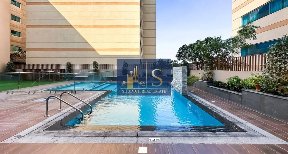 READY TO MOVE IN | LARGE LAYOUT | GREAT LOCATION